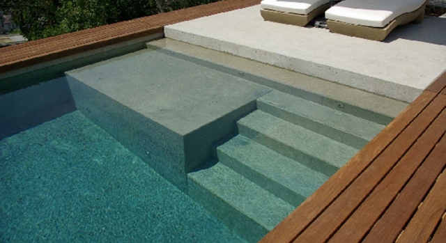 piscine-escalier (1).jpg