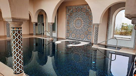Belle piscine en mosaque de verre Sfax