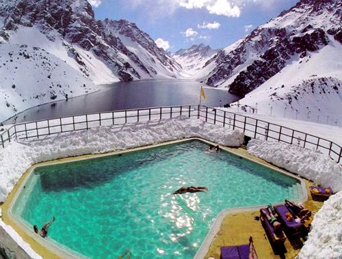 Piscine hiver chauffe en haute montagne