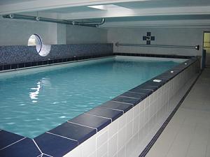 Piscine médicale pour hydrothérapie et balnéothérapie.