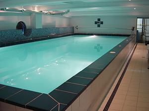 Piscine médicale pour hydrothérapie et balnéothérapie.