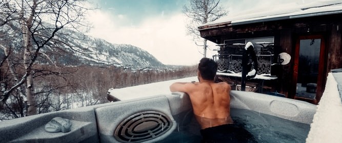 jacuzzi à la montagne