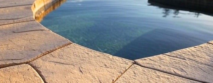 margelles de piscine en pierre naturelle
