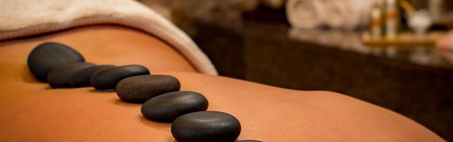 Spa, massages aux pierres chaudes